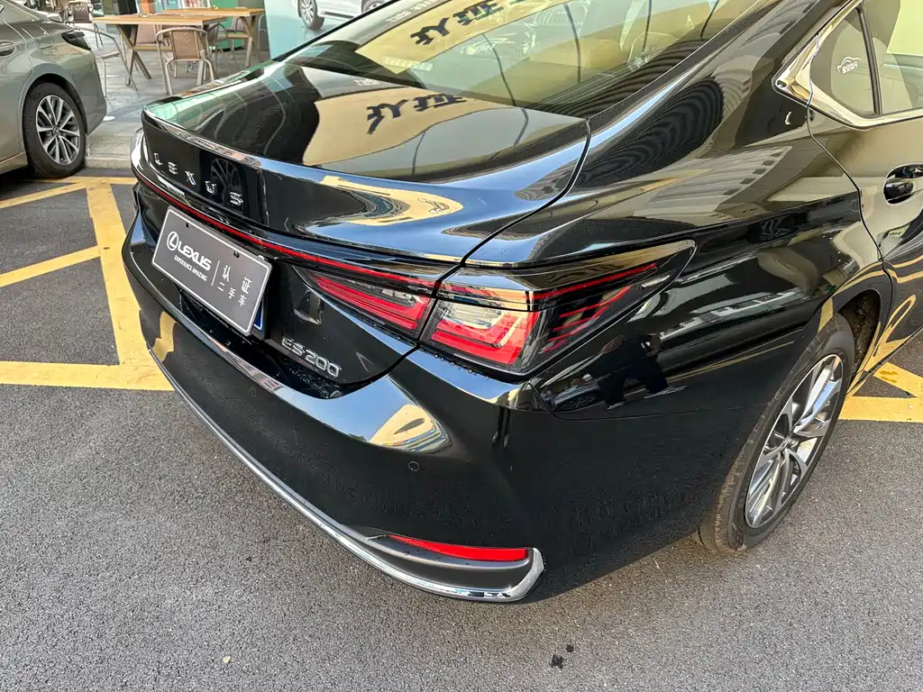 Lexus ES — миниатюра 24