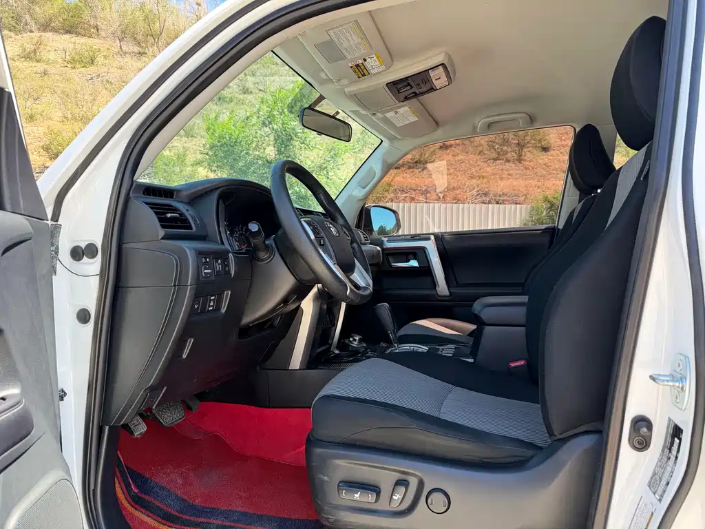 Toyota 4Runner 2016 4.0L AT