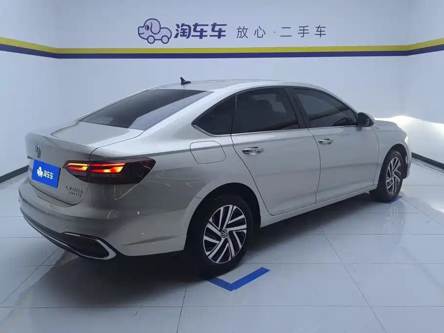 Volkswagen Lavida — миниатюра 3