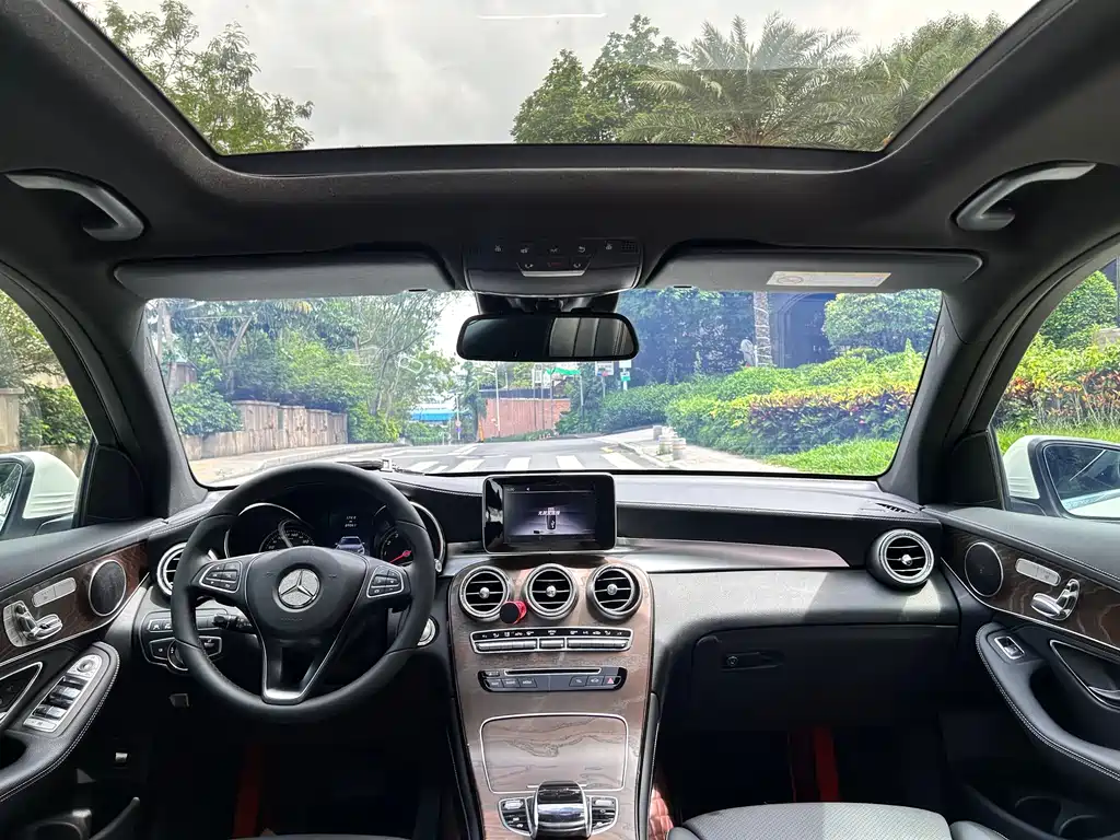 Mercedes-Benz GLC 2017 GLC 300 4MATIC