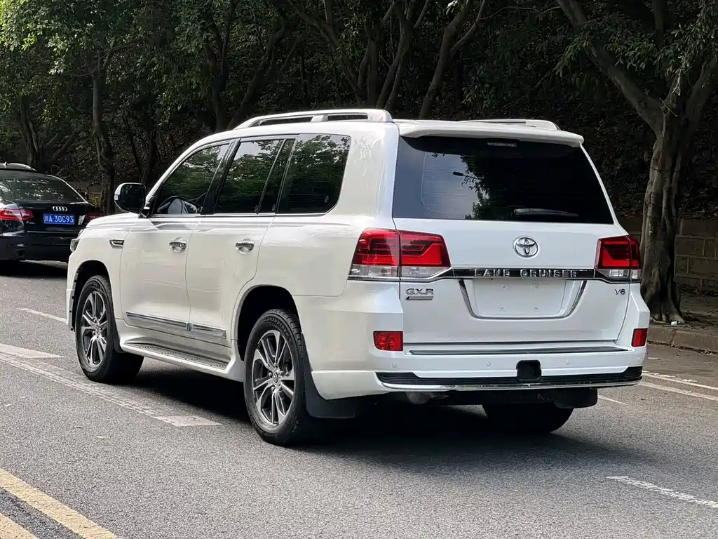 Toyota Land Cruiser 2021 4.0L AT