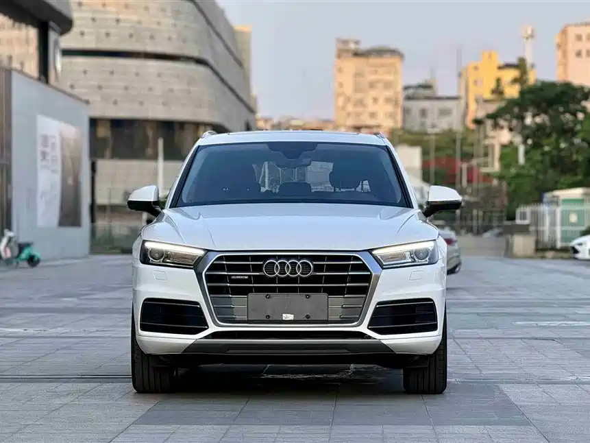 Audi Q5L 2018 40 TFSI VI