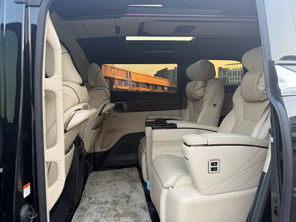 Toyota Vellfire — миниатюра 5