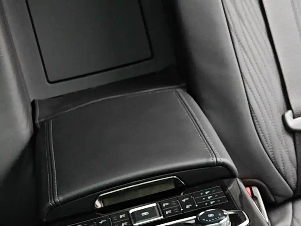 Ford Taurus — миниатюра 12