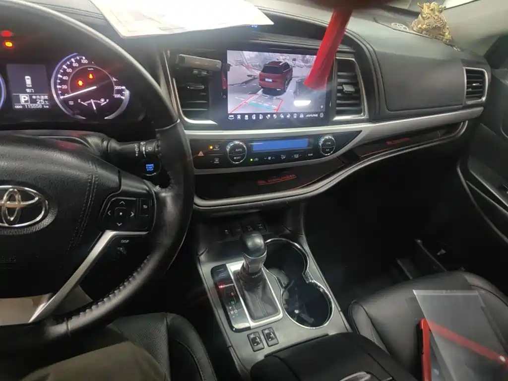 Toyota Highlander — миниатюра 10