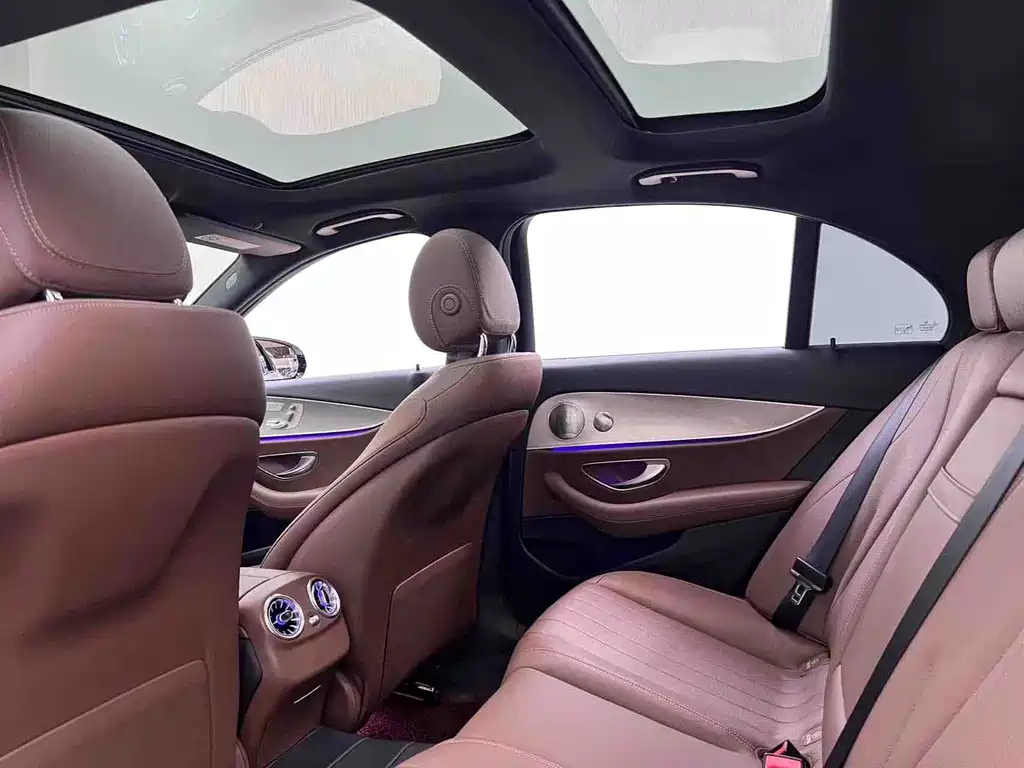 Mercedes-Benz E-Class (Import) — миниатюра 13