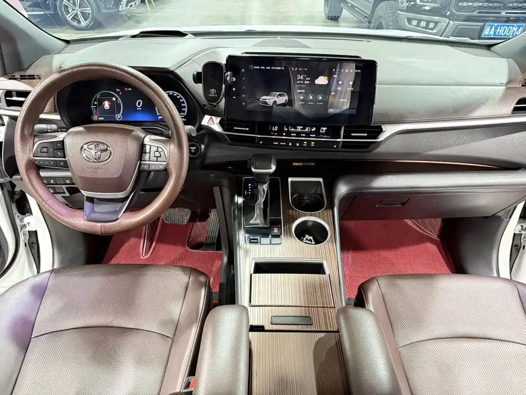 Toyota Granvia — миниатюра 5
