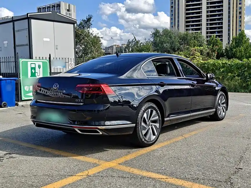 Volkswagen Magotan PHEV — миниатюра 7