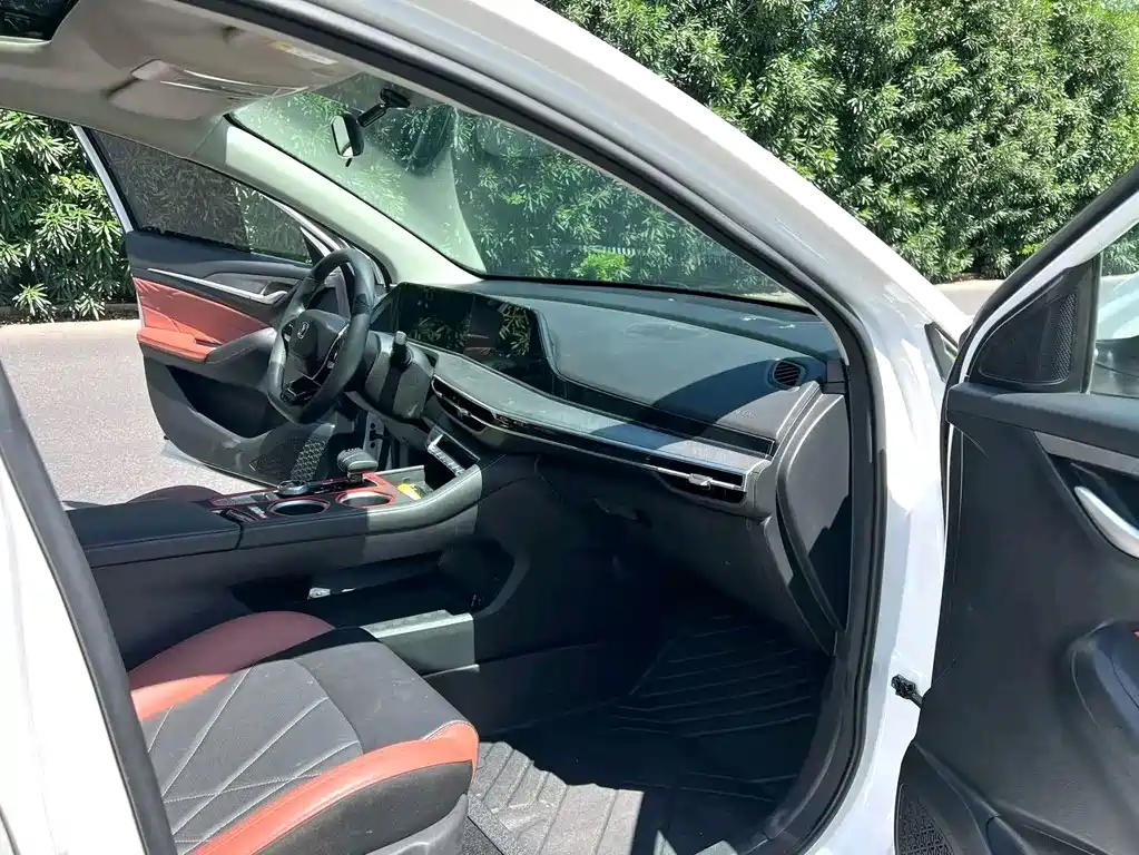 Changan Eado — миниатюра 4
