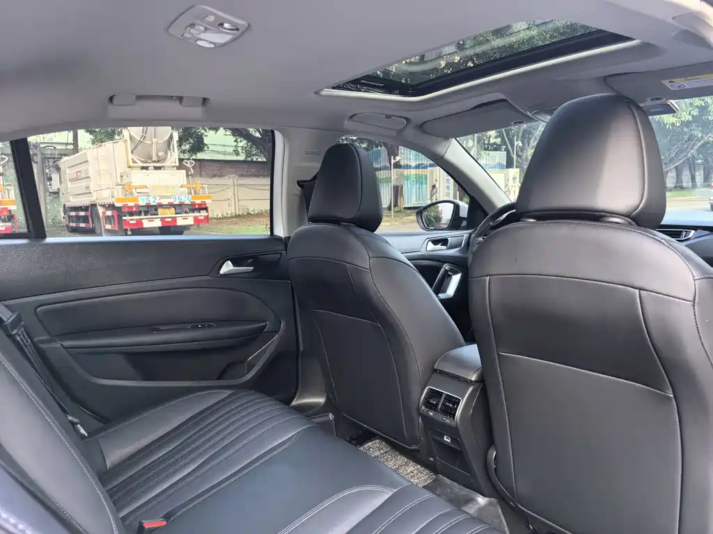 Peugeot 408 — миниатюра 18