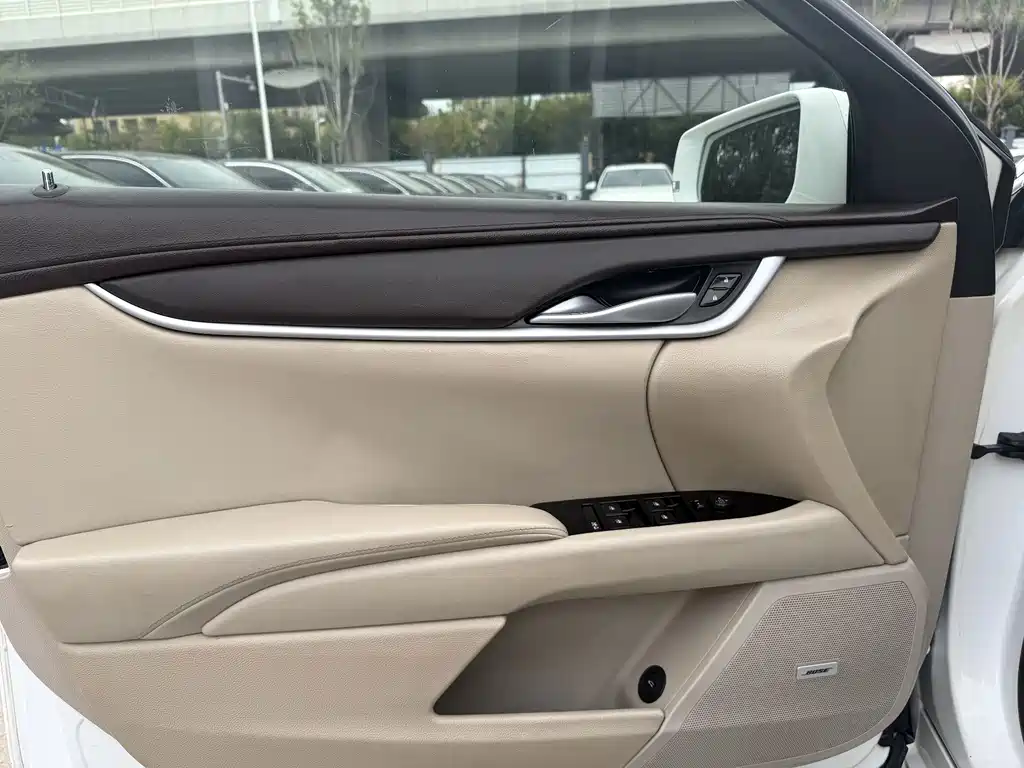 Cadillac XTS — миниатюра 4