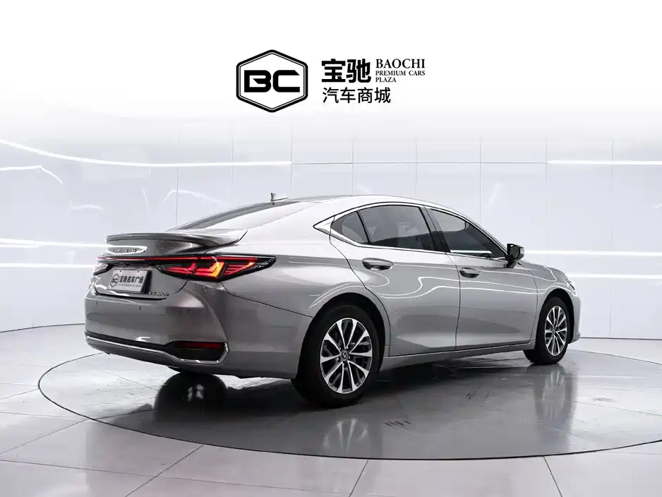 Lexus ES 2025 300h Premium