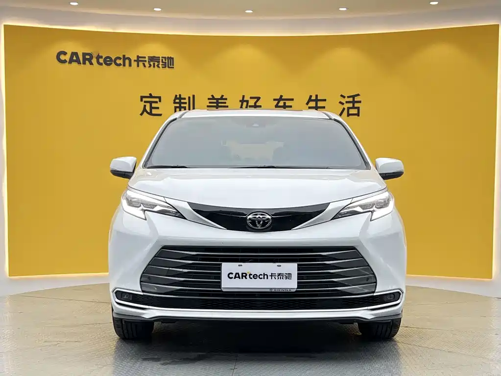 Toyota Sienna 2024 2.5L Luxury