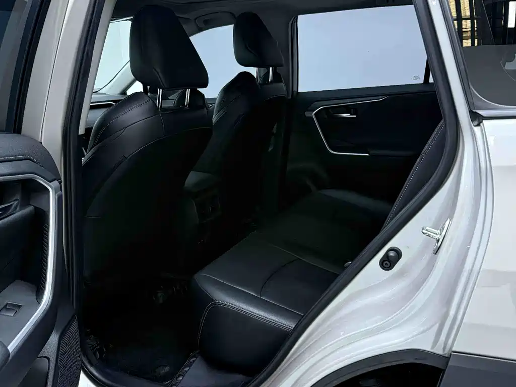 Toyota Wildlander — миниатюра 5