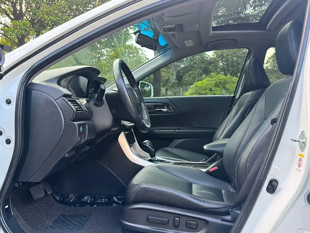Honda Accord — миниатюра 8