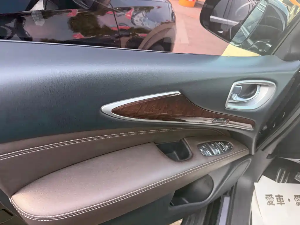 Infiniti QX60 (Import) — миниатюра 4
