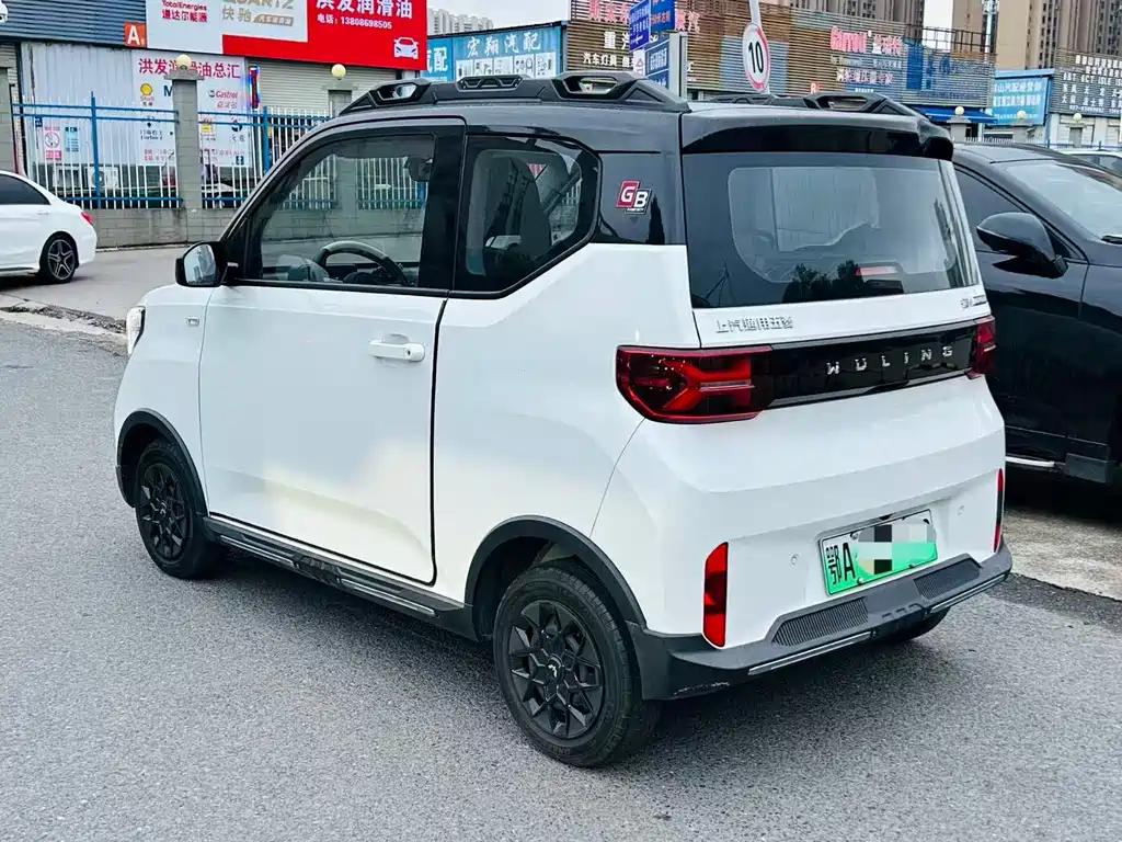 Wuling MINIEV — миниатюра 13