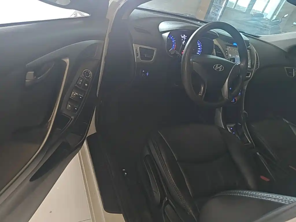 Hyundai Elantra Langdong — миниатюра 16