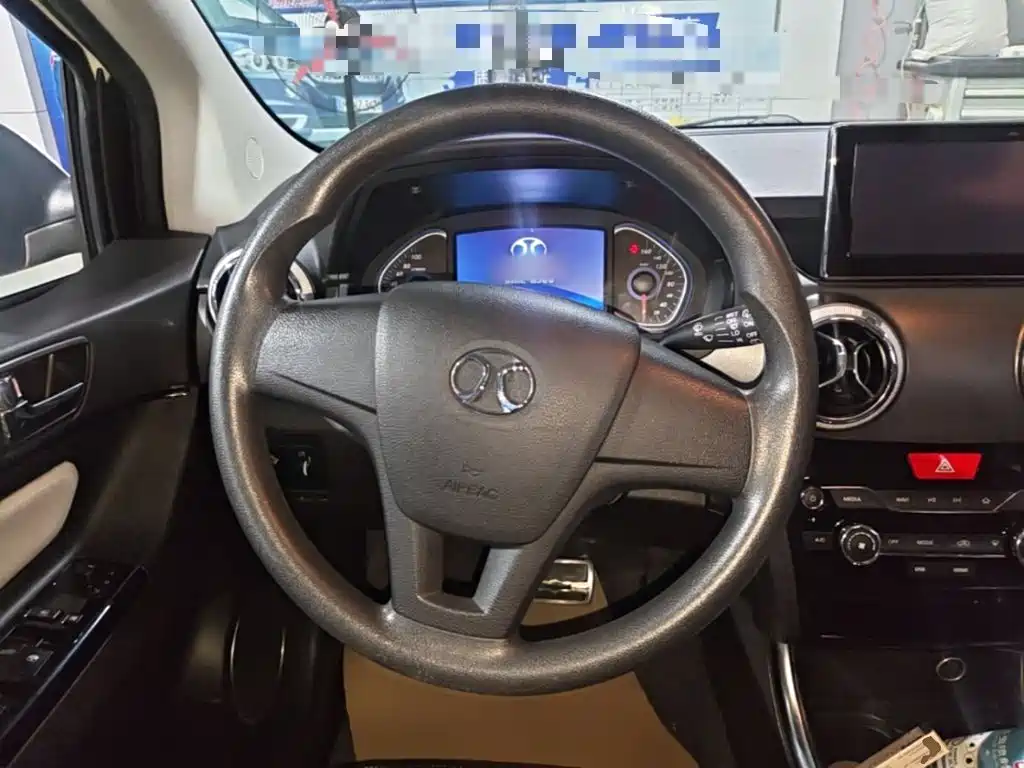 BAIC New Energy EC5 — миниатюра 11