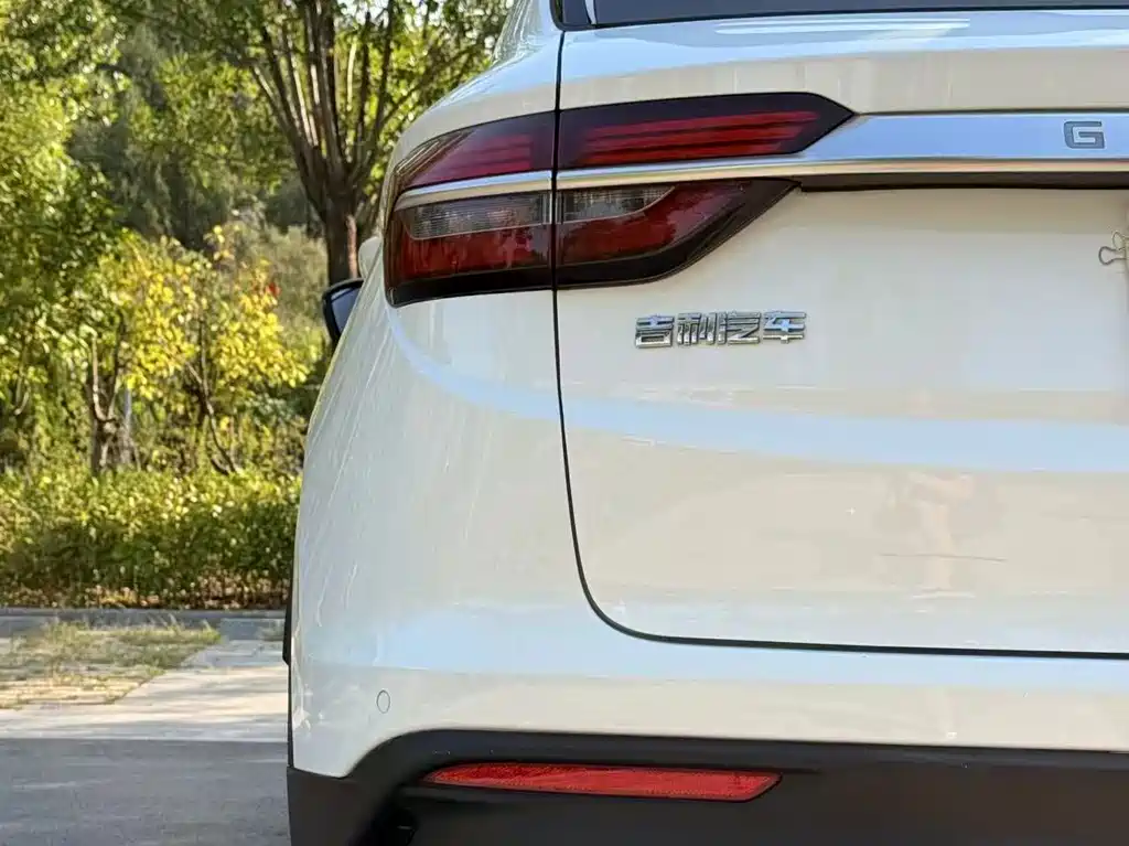 Geely Binyue — миниатюра 9
