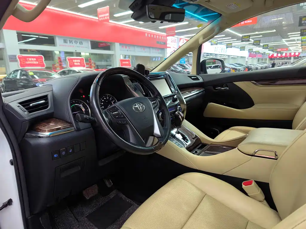 Toyota Alphard — фотографии объявления, Фото 15