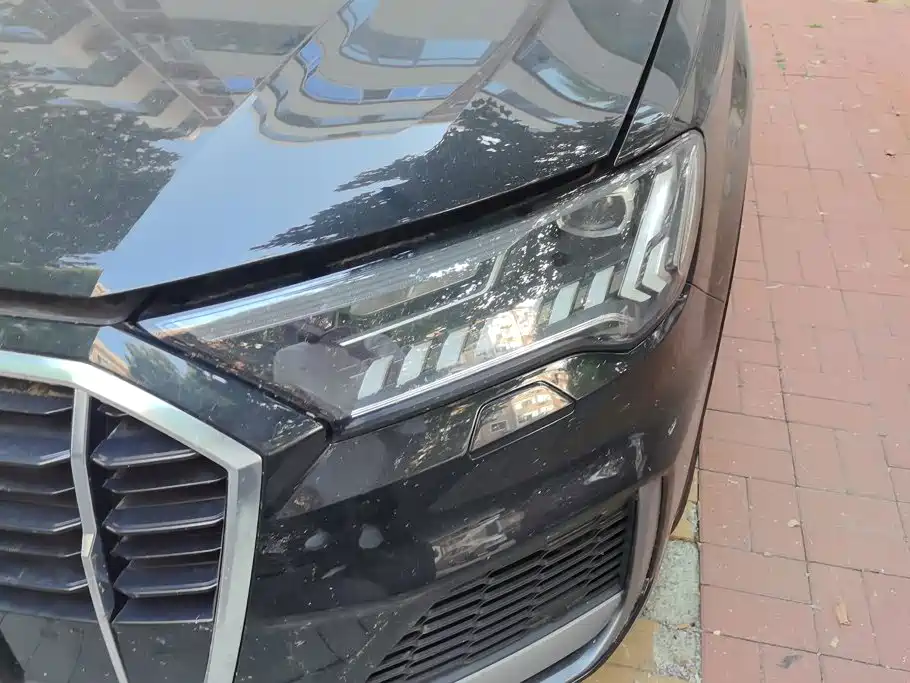 Audi Q7 — миниатюра 5
