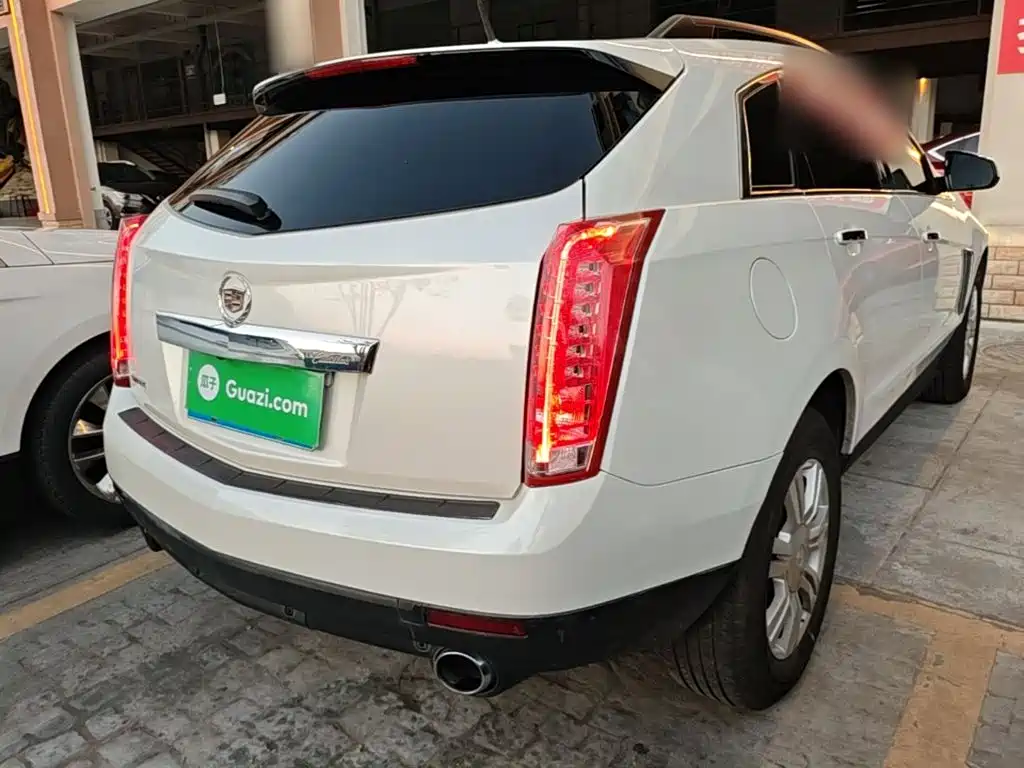 Cadillac SRX — миниатюра 7