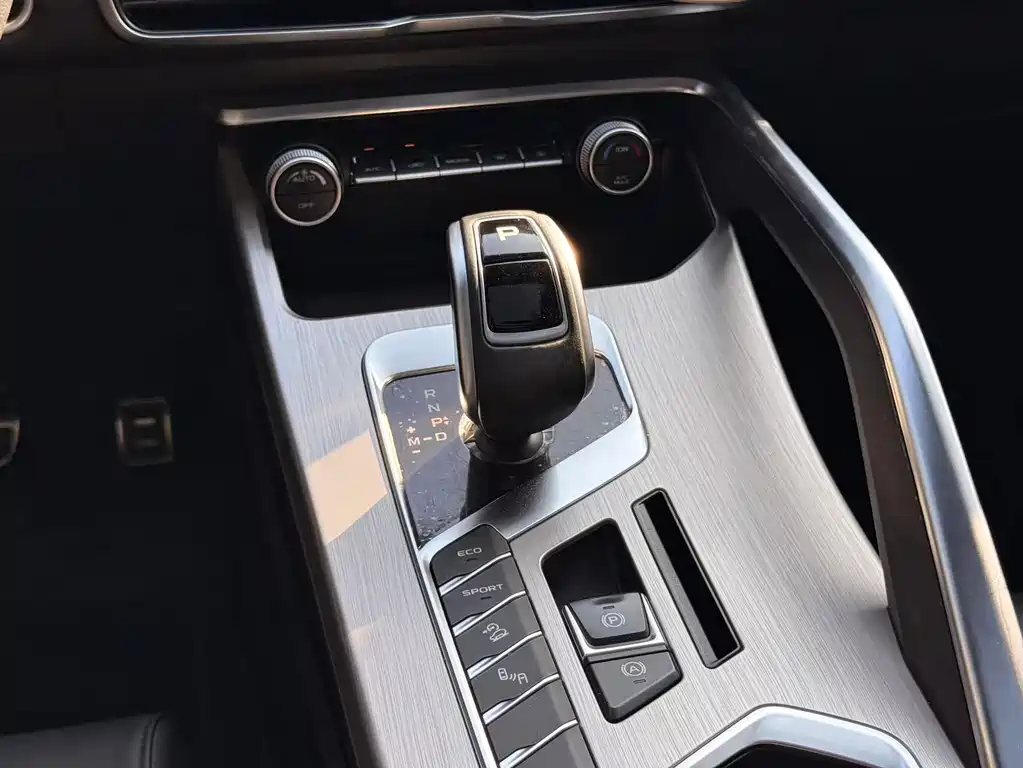 Geely Binyue — миниатюра 22