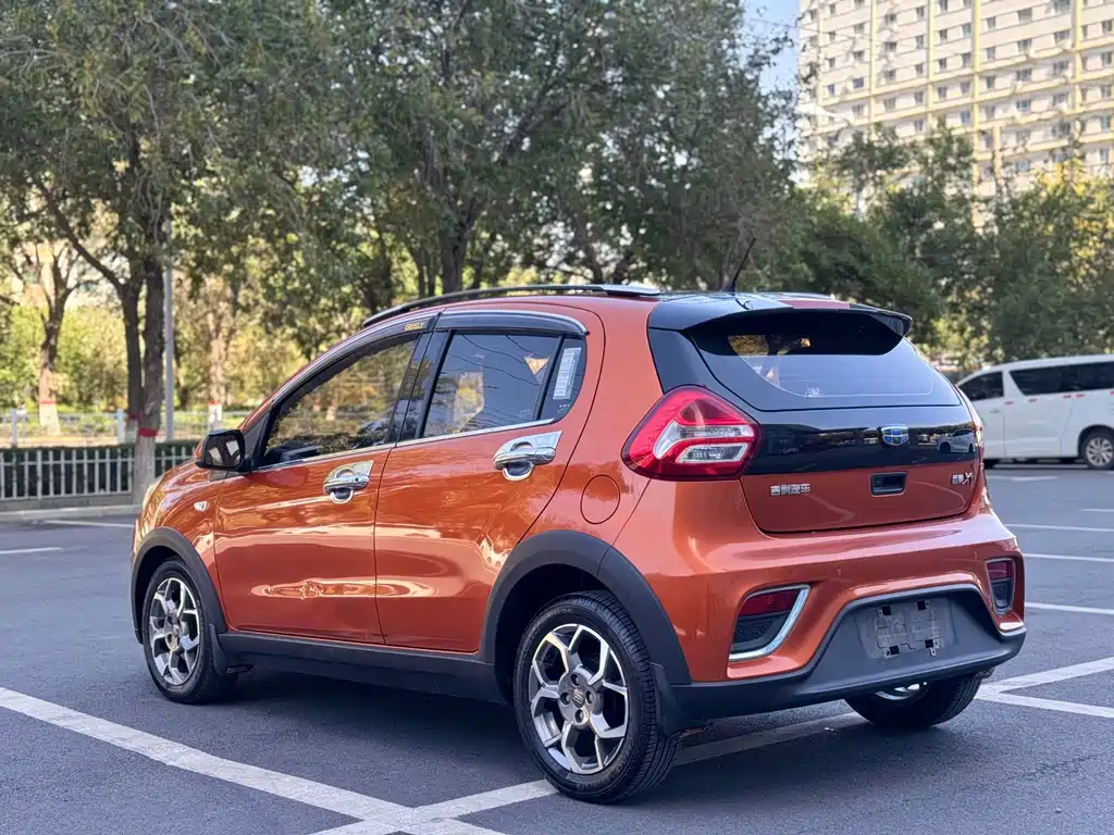 Geely Vision X1 — миниатюра 12