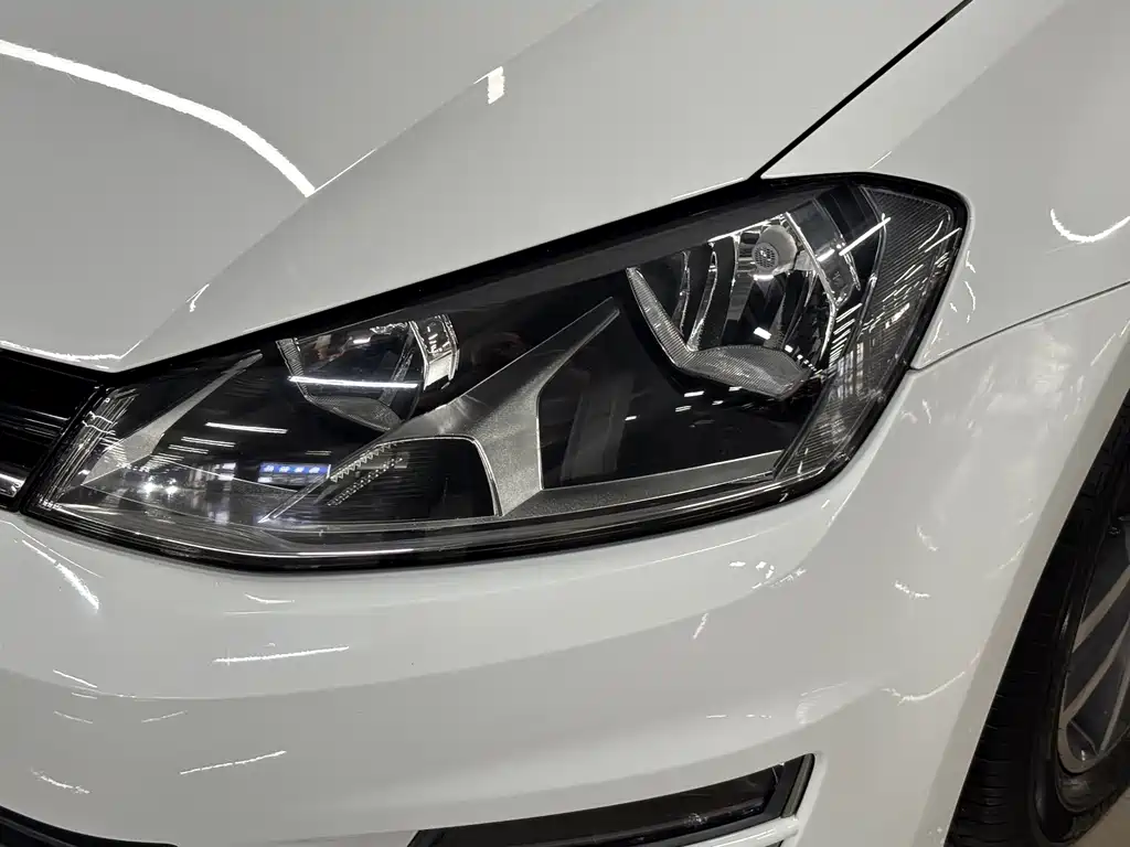 Volkswagen Golf 2016 230TSI AT Luxury