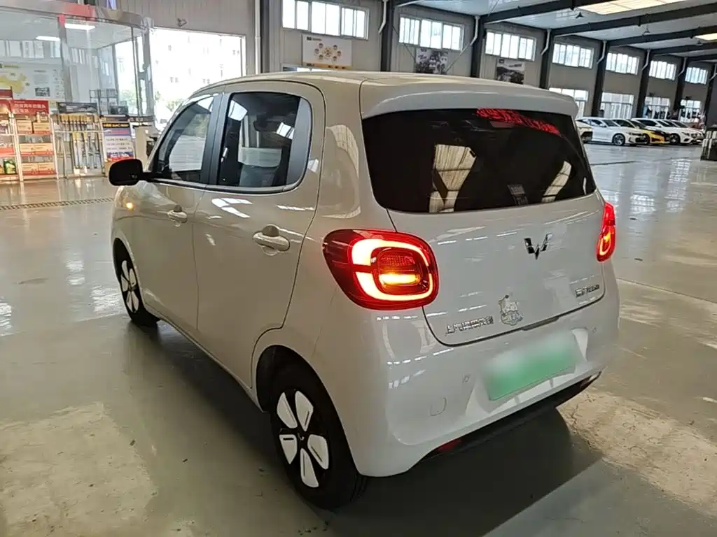 Wuling MINIEV — миниатюра 5