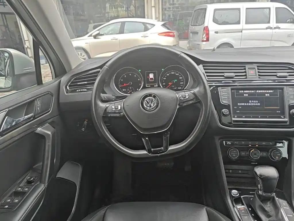Volkswagen Tiguan L — миниатюра 11