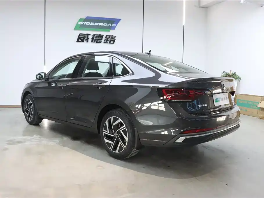 Volkswagen Sagitar 2026 3000 300TSI DSG