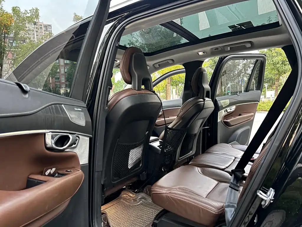 Volvo XC90 — миниатюра 5