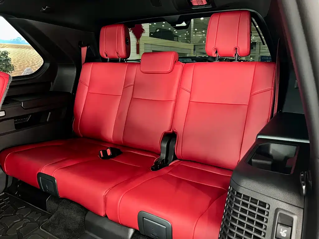 Toyota Sequoia — миниатюра 12
