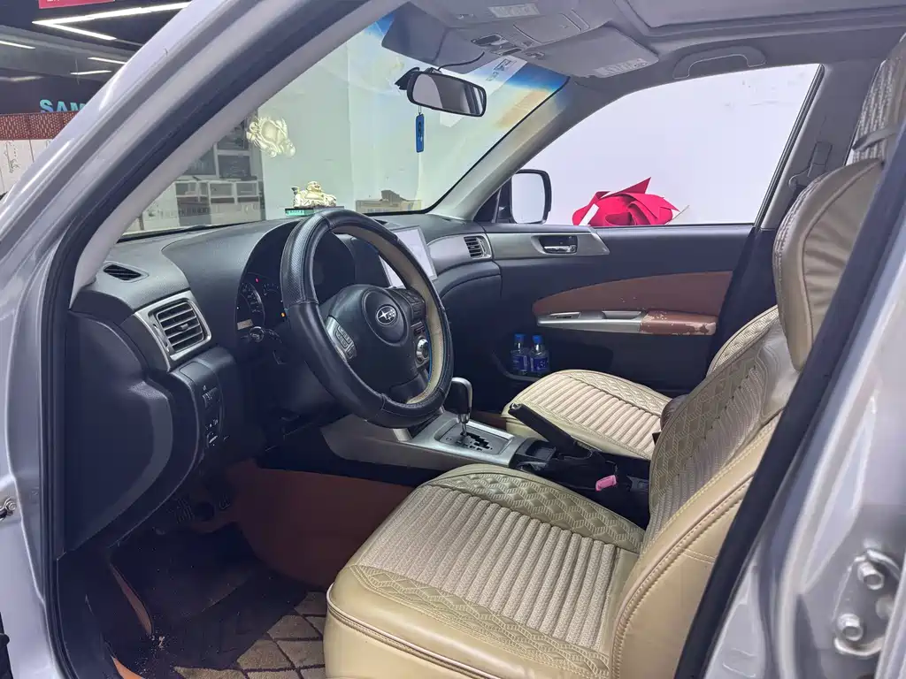 Subaru Forester 2011 2.5XS AT Luxury