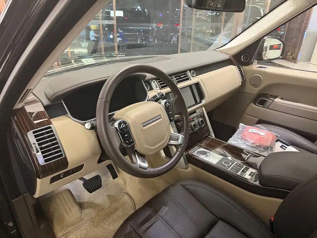 Land Rover Range Rover — миниатюра 7