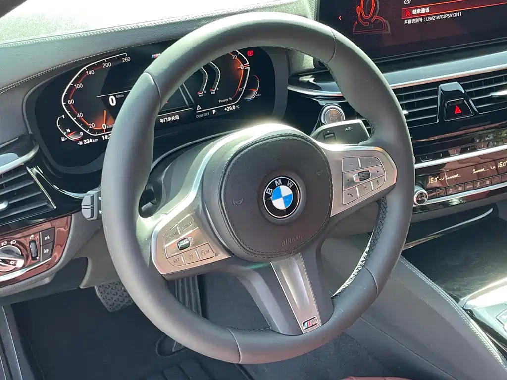 BMW 5 Series — миниатюра 7