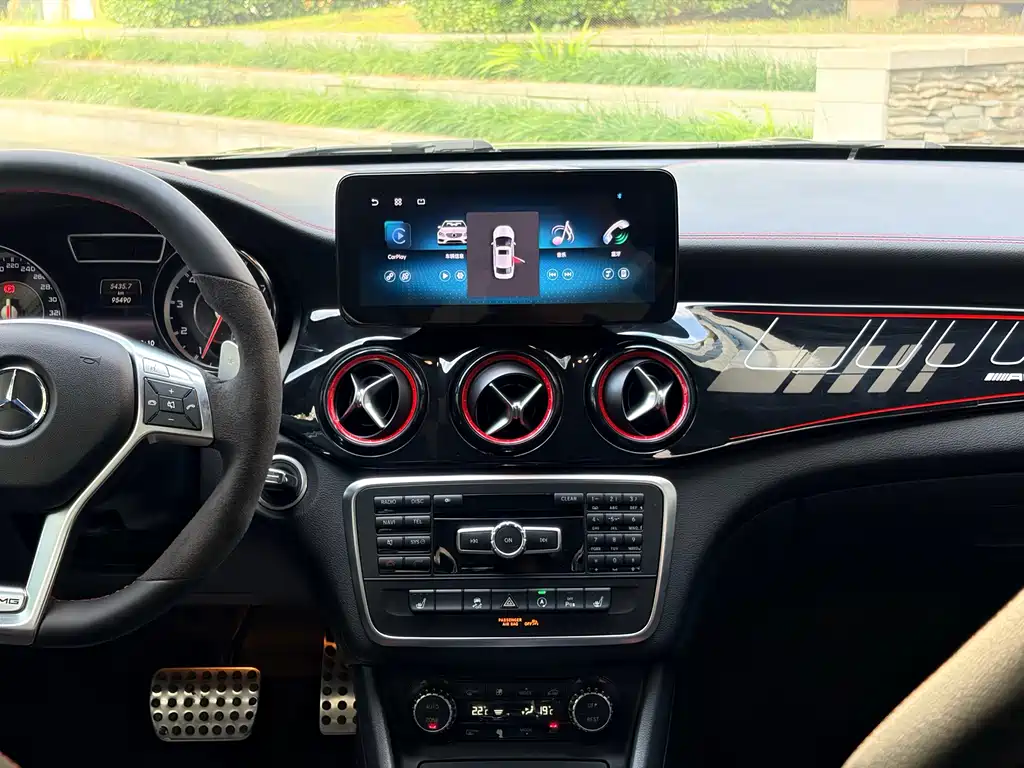 Mercedes-Benz GLA AMG — миниатюра 12