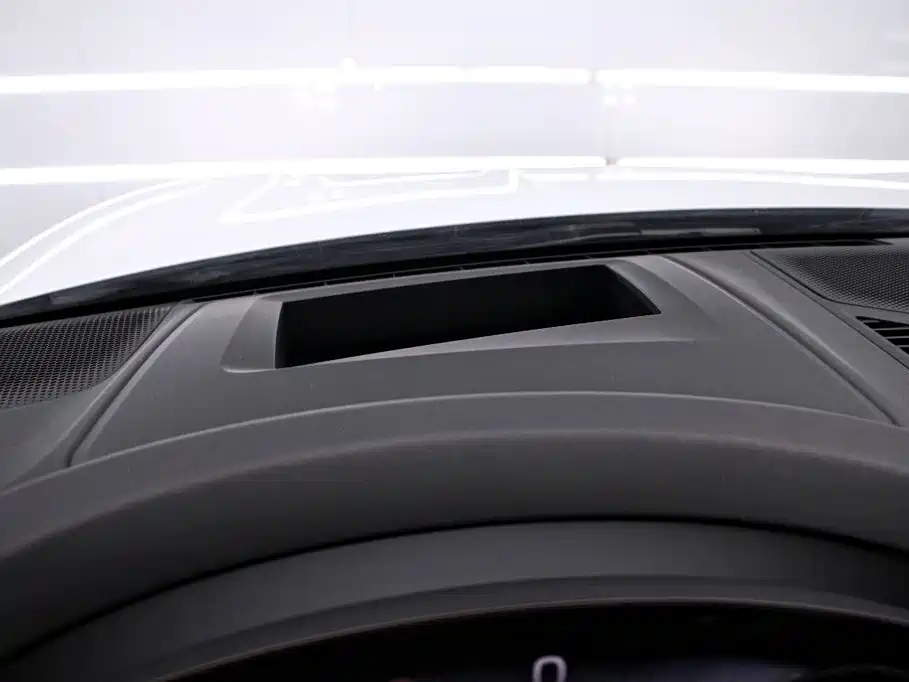 Porsche Cayenne — миниатюра 8