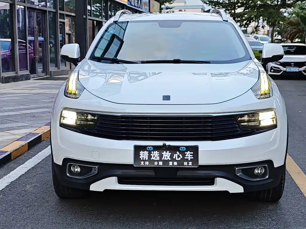 Lynk & Co 01 — миниатюра 2