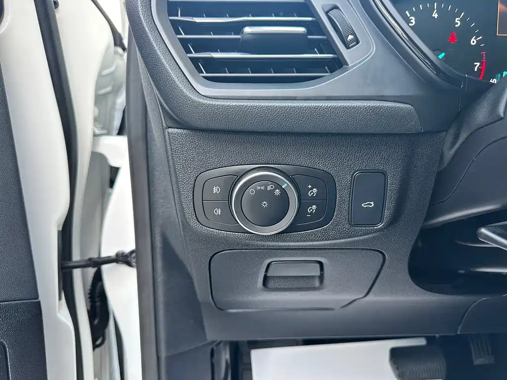 Ford Focus — миниатюра 20