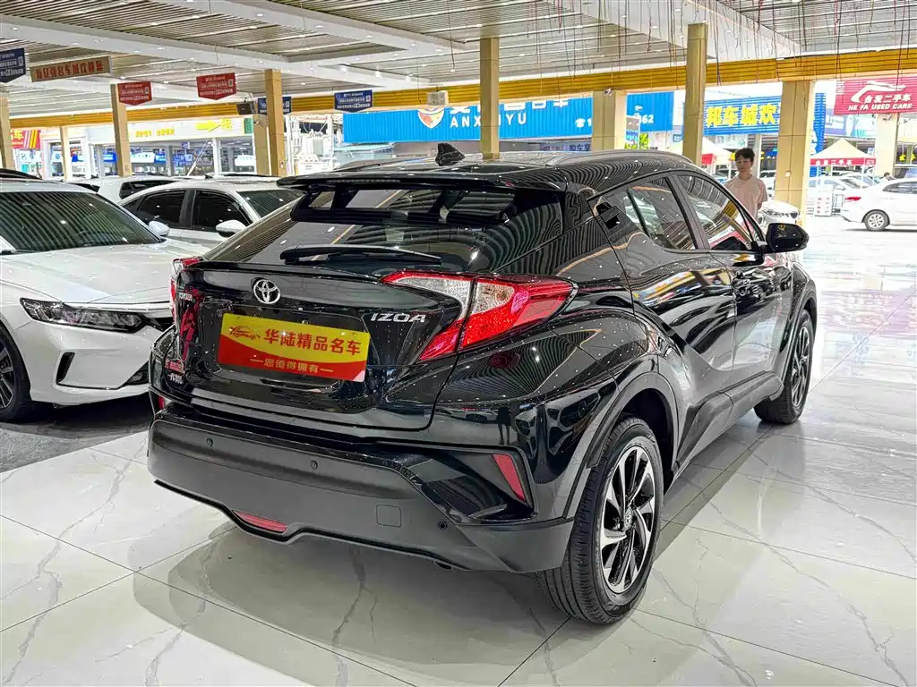 Toyota IZOA - фото 4