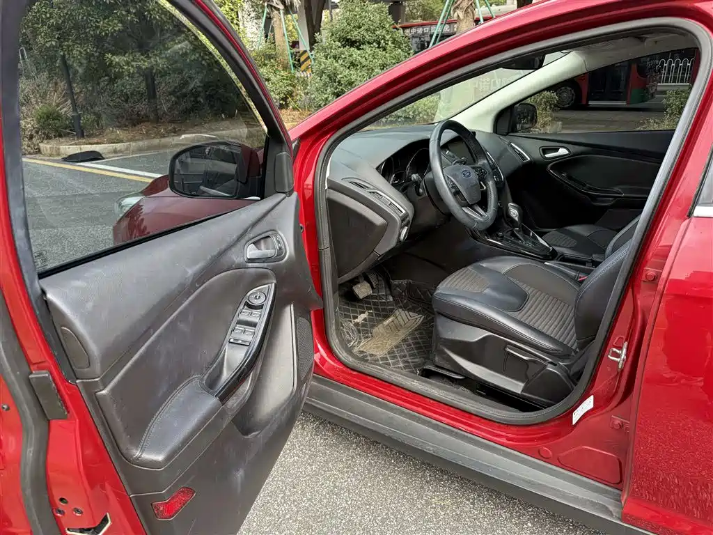 Ford Focus — миниатюра 6