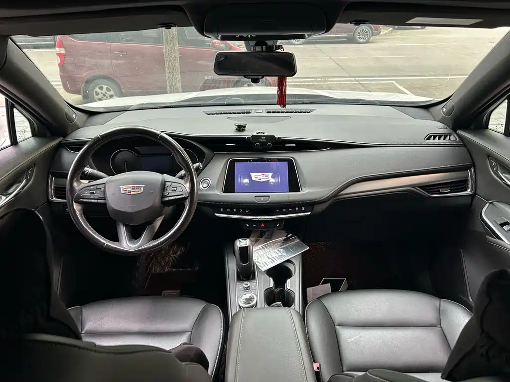 Cadillac XT4 — миниатюра 5