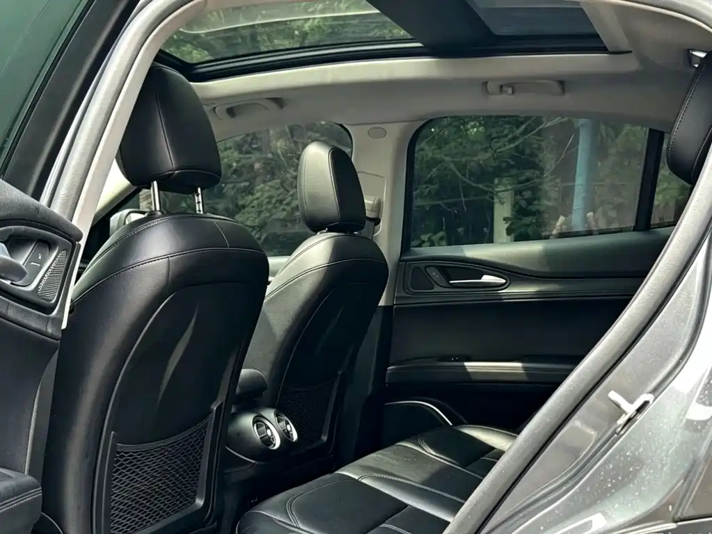Alfa Romeo Stelvio — миниатюра 5
