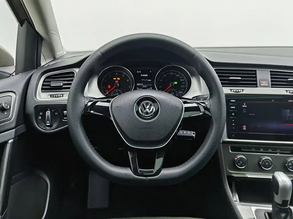Volkswagen Golf — миниатюра 11