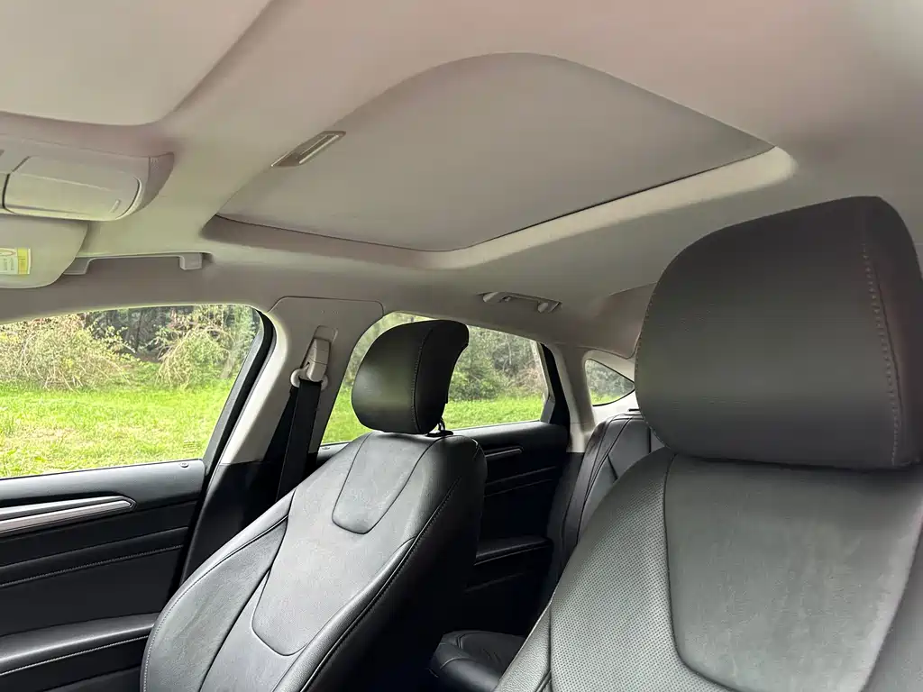 Ford Mondeo — миниатюра 15