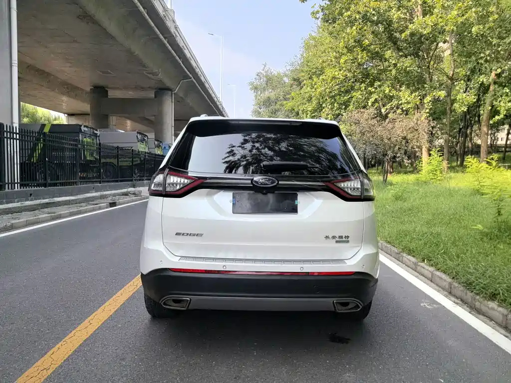 Ford Edge — миниатюра 5