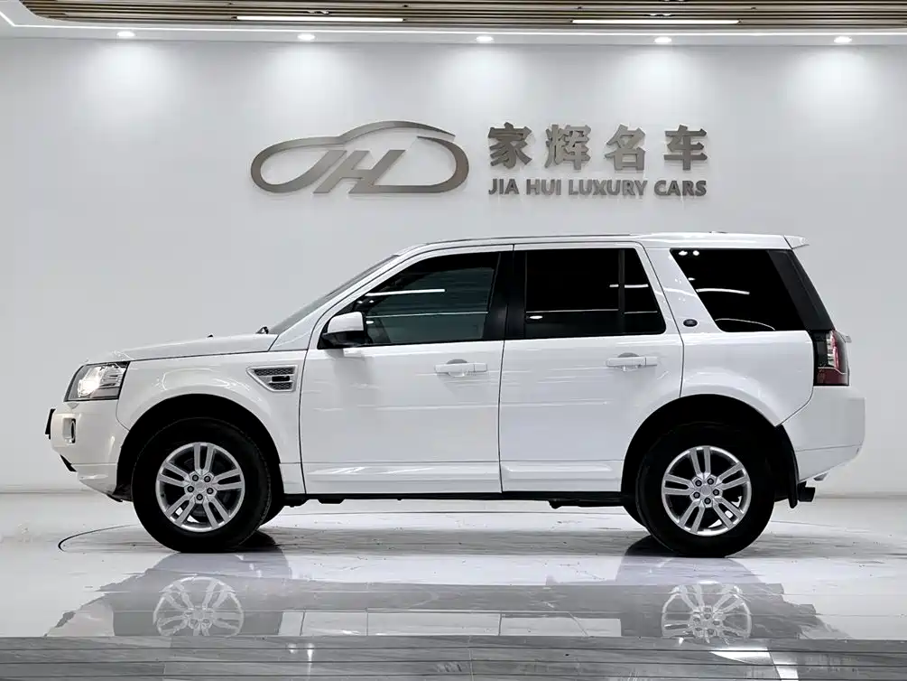 Land Rover 2 013 2.0T Si4 SE